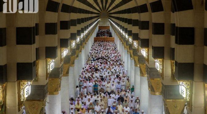 27 ночь Рамадана: более 800 тыс.молящихся Мечети Пророка в Лейлят аль-Кадр и стремящихся к Раю