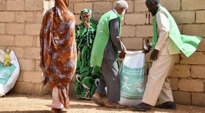 ЦСГД им. короля Салмана распределил 585 продовольственных корзин для нуждающихся в Судане