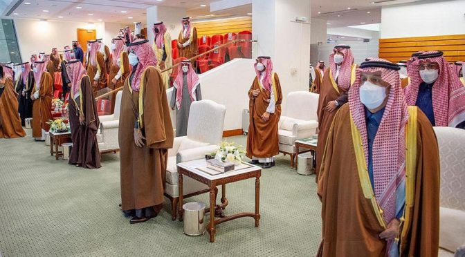 Его Высочество наследный принц принял участие в церемонии награждения третьего Кубка Саудовской Аравии по конным скачкам